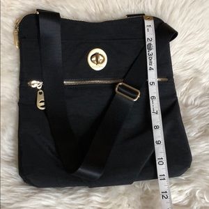NWOT Baggallini gold Hanover Crossbody